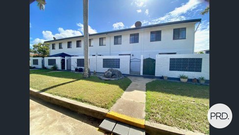 4/4 Wyndham Avenue, BOYNE ISLAND QLD 4680