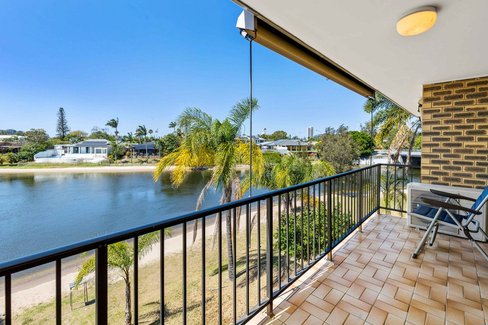 4/5 Barbet Place, Burleigh Waters QLD 4220