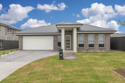 45 Honeybee Cr, CALDERWOOD NSW 2527
