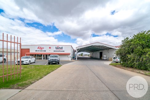 45 Lewington Street, BOMEN NSW 2650