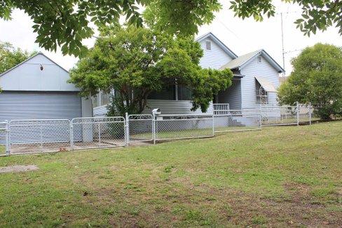 45 Lockhart Street, ADELONG NSW 2729