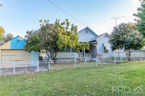 45 Lockhart Street, ADELONG NSW 2729