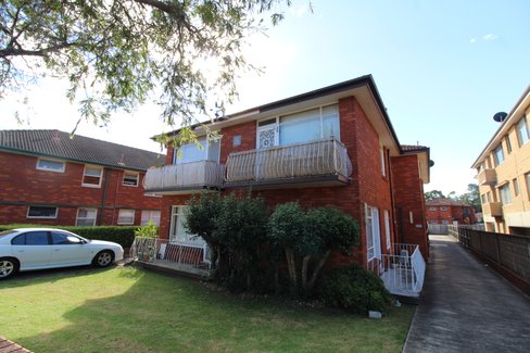 4/5 Parry Avenue, NARWEE NSW 2209