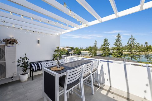 4/6 Beelyu Street, Burleigh Heads QLD 4220