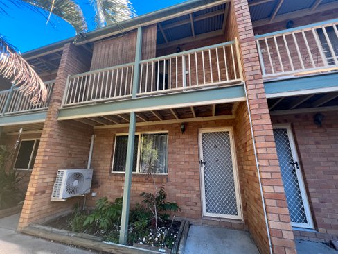 4/6 HAMPTON Drive, TANNUM SANDS QLD 4680