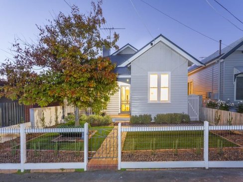 46 Loch Street, East Geelong