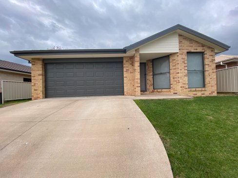 46 Orley Drive, TAMWORTH NSW 2340