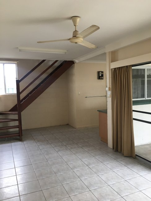 4/6 Robert Street, PROSERPINE QLD 4800