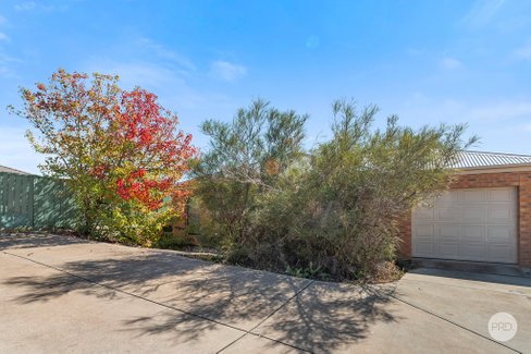 4/6 St George Park Drive, KANGAROO FLAT VIC 3555
