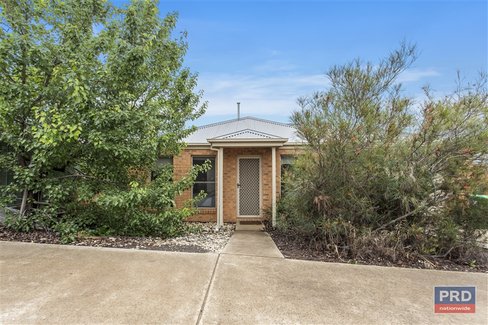 4/6 St George Park Drive, KANGAROO FLAT VIC 3555