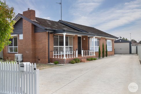 46 Webbcona Parade, WENDOUREE VIC 3355