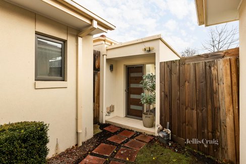 4 64 Andrews Avenue Reservoir 3073