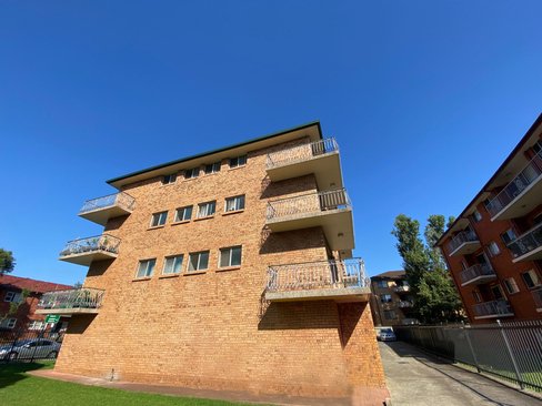 4/69 Memorial Avenue, LIVERPOOL NSW 2170