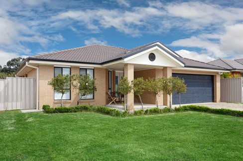 47 Barrima Drive, GLENFIELD PARK NSW 2650