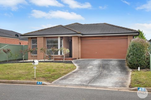 47 Delaney Drive, MINERS REST VIC 3352