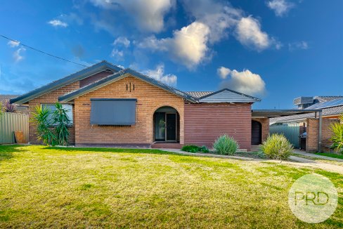 47 Red Hill Road, KOORINGAL NSW 2650