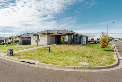 47 Warrah Drive, TAMWORTH NSW 2340