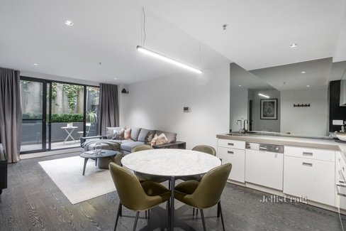 4 765 Malvern Road Toorak 3142