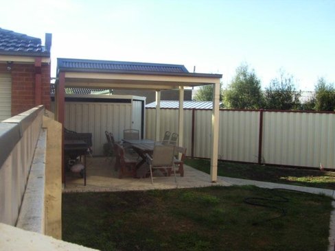 4 8-10 Strathnore Court St Albans Park 3219