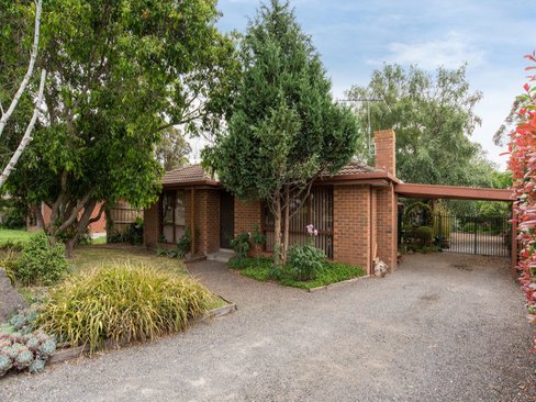 48 Barker Drive Mooroolbark 3138