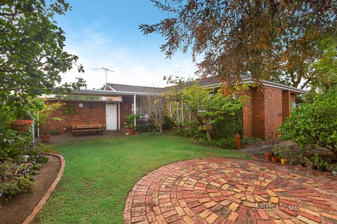 48 Blue Hills Avenue Mount Waverley 3149