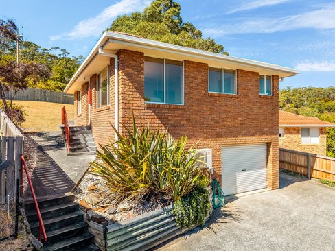 4/8 Broadby Drive, LENAH VALLEY TAS 7008