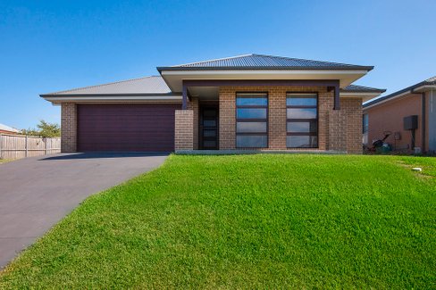 48 Cockatoo Ridge, ABERGLASSLYN NSW 2320