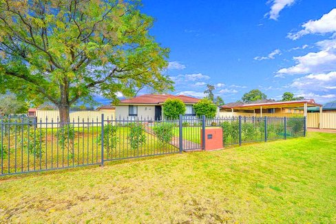48 Hatchinson Crescent, JAMISONTOWN NSW 2750