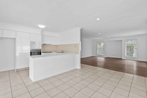 48 Seville Court, BURLEIGH WATERS QLD 4220