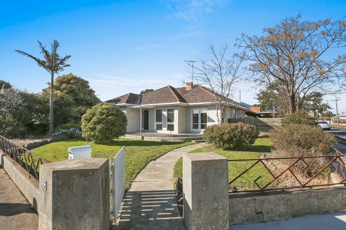 48 Townsend Road St Albans Park 3219