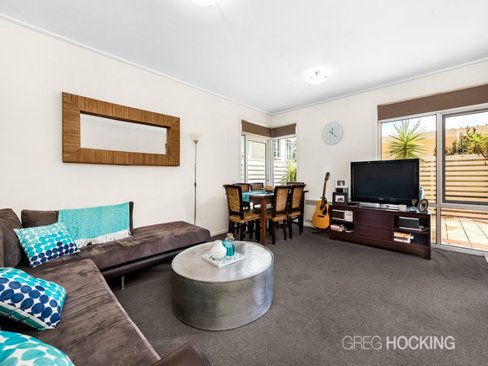 48 39 Esplanade East  Port Melbourne 3207