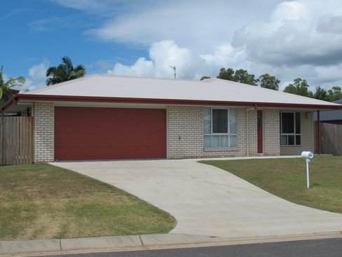 49 Bauhinia Street, BOYNE ISLAND QLD 4680