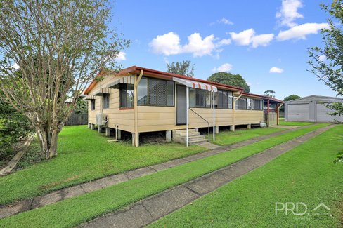 49 Bideford Street, TORQUAY QLD 4655