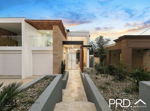 49 Burbank Ave, EAST HILLS NSW 2213