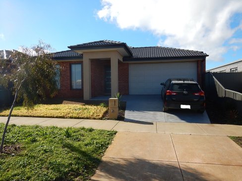 49 Daly Drive, Lucas VIC 3350