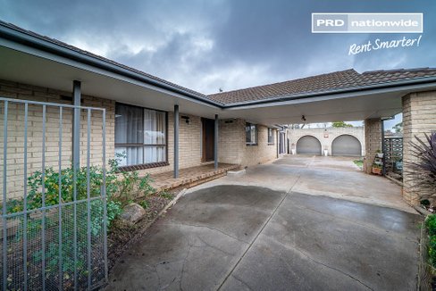 49 Red Hill Road, KOORINGAL NSW 2650