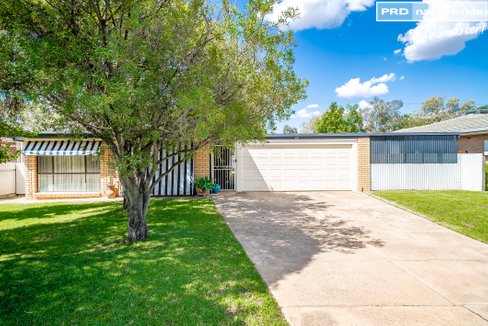 49 Undurra Drive, GLENFIELD PARK NSW 2650