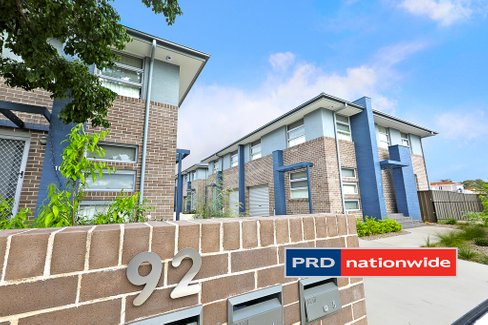 4/92-94 Great Western Highway, KINGSWOOD NSW 2747