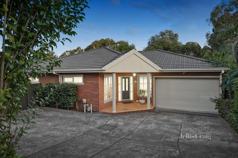 4A Thea Grove Doncaster East 3109