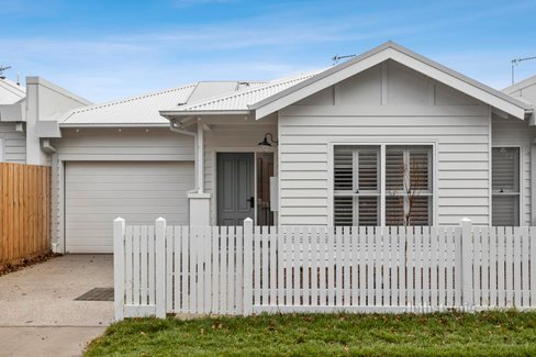4B Anslow Street Woodend 3442