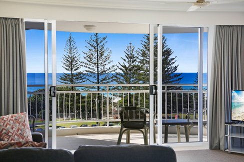 4C/3 Second Avenue, Burleigh Heads QLD 4220