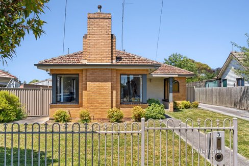 5 Alexander Avenue Wendouree 3355