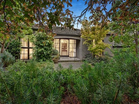 5 Alexandra Crescent Surrey Hills 3127