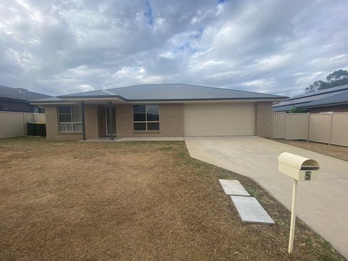 5 Appaloosa Place, TAMWORTH NSW 2340