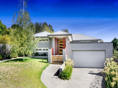 5 Arnold Grove Doncaster 3108