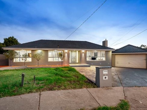 5 Avro Court Strathmore Heights 3041