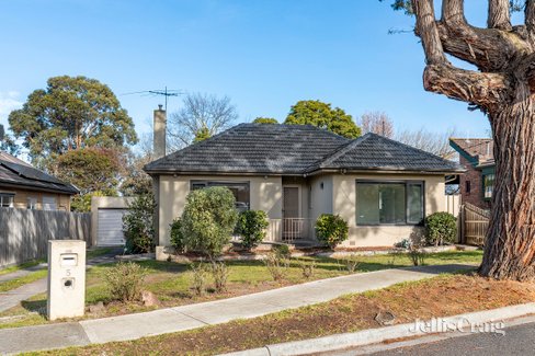 5 Bahen Court Watsonia 3087