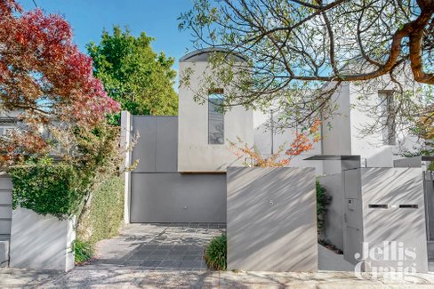 5 Balmerino Avenue Toorak 3142