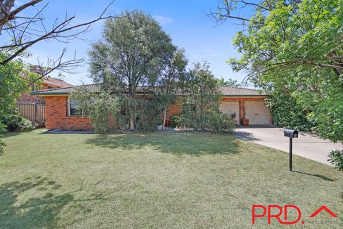 5 Banjos Circuit, TAMWORTH NSW 2340