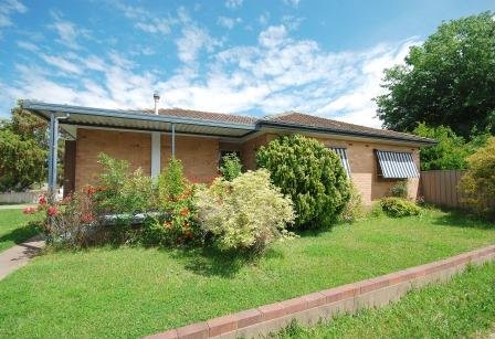 5 Berala Street, KOORINGAL NSW 2650